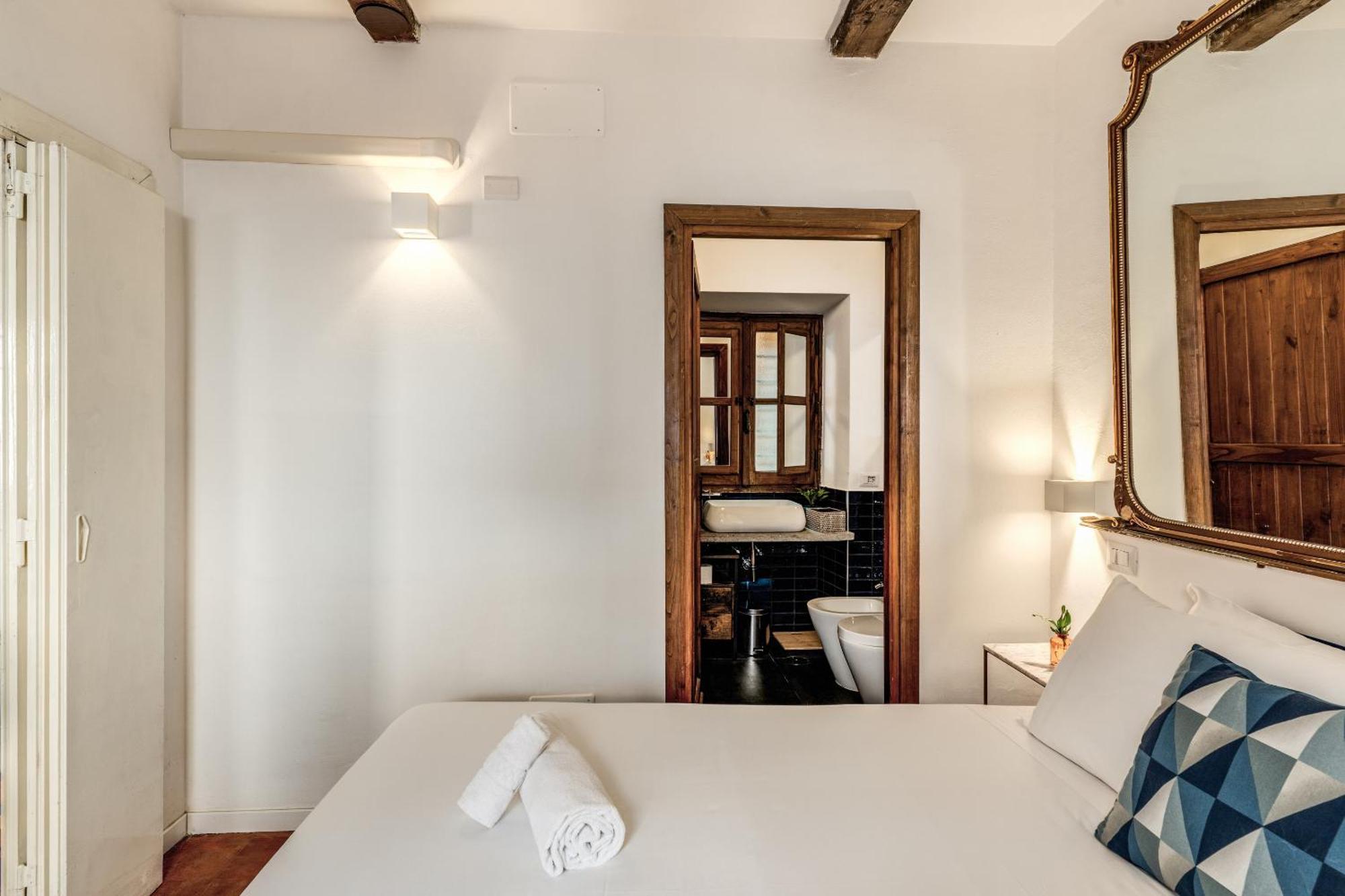 Maya Rhome Trastevere Roma Quarto foto